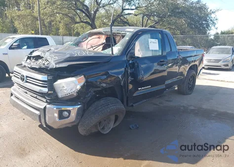2017 Toyota Tundra Sr5 5.7L V8 z USA, uszkodzony, nr VIN 5TFUW5F17HX603818